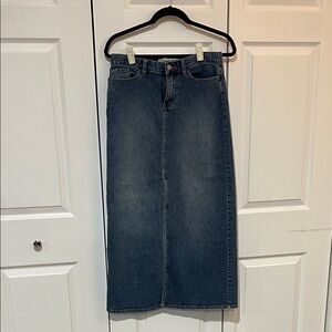 GAP Classic Blue Denim Skirt—long. Size 6. Like new. Worn twice.